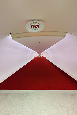 twa-hotel-wing-corridor