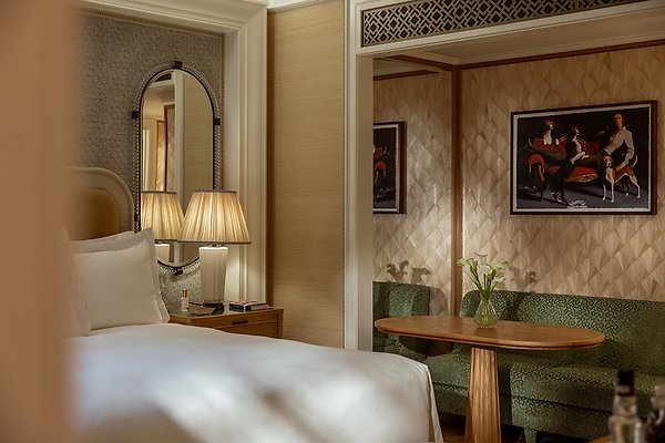 Corinthia TheSurrey ExecutiveKing311 WhatTheFox-0414