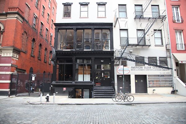 Bond St, 2nd Floor Bond St, 2nd Floor
