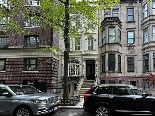 322 W 87th St 322 W 87th St
